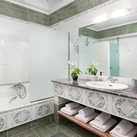 Amazing With Sea View In Rhodes Town *